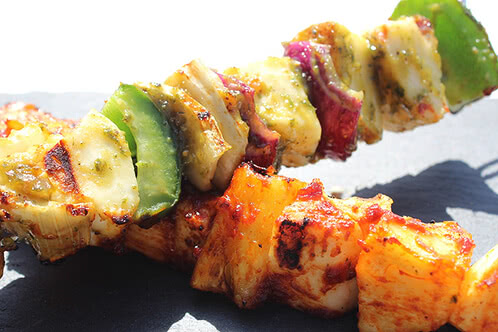Receta de brocheta de Halloumi a la parrilla — fresca con hierbas