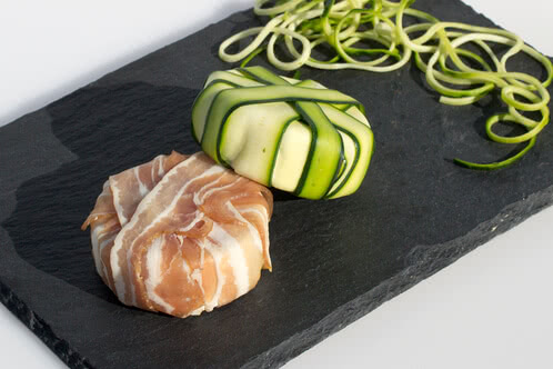 Receta de Camembert envuelto en tocino y calabacín